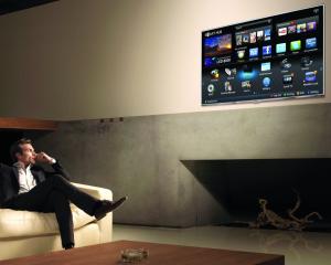 In ultimele patru luni, romanii au accesat de 100.000 de ori aplicatiile Samsung Smart TV