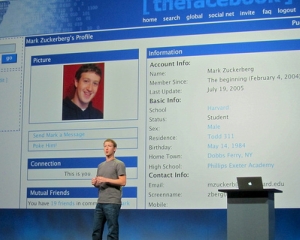 Fostii tehnicieni de la Apple lucreaza cu Zuckerberg la telefonul Facebook