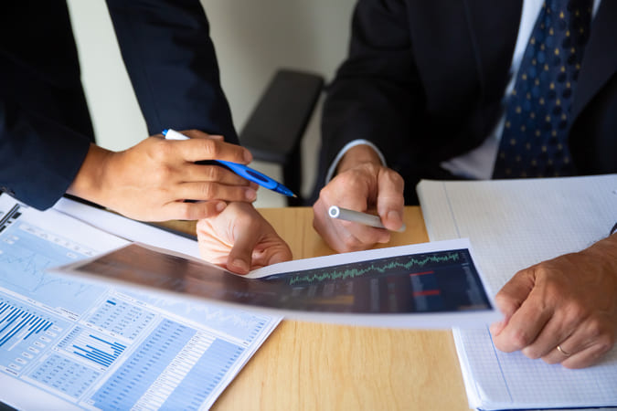 Cum sa investesti in 2025: strategii pentru incepatori