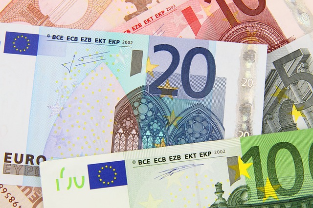 Se schimba banii in Romania: cand vom fi platiti in euro, anunt oficial