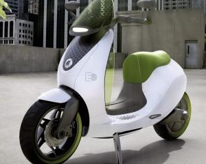 Daimler va construi un scuter electric incepand cu 2014