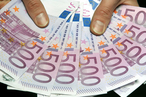 Cine mai poate primi un credit de 50.000 de euro?