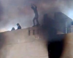 Libia: 140 de morti. Femei si copii s-au aruncat de pe poduri pentru a scapa de gloantele lunetistilor