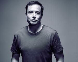 Antreprenorul Elon Musk a castigat 2012 Breakthrough Leadership Award, acordat de revista Popular Mechanics