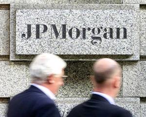 Fitch a retrogradat banca americana JPMorgan dupa ce aceasta a anuntat pierderi de 2 miliarde de dolari