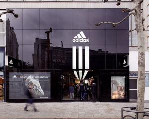 Seful Adidas: N-am resimtit inca impactul crizei datoriilor