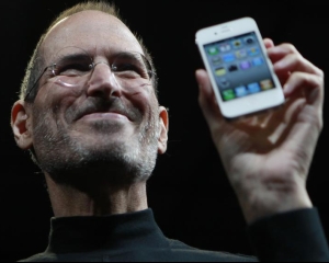 Surse: Distribuitorii Apple vor lansa un iPhone 4 de 8 GB la pret redus