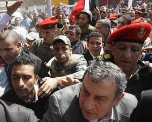 EGIPT: Noul prim-ministru face bai de multime