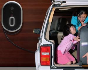 Toyota va lansa incarcatoare pentru acasa destinate masinilor electrice