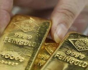 Investitorii se asteapta ca aurul sa scada sub 1.500 de dolari/uncia in primul trimestru din 2012