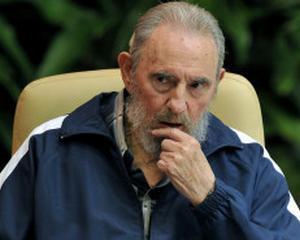 Fidel Castro demisioneaza din functia de sef al Partidului Comunist 