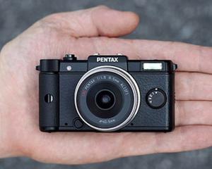 Pentax Q-Black, cea mai mica camera foto din lume cu lentile interschimbabile