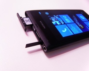 Nokia: Precomenzile pentru Lumia 800 sunt peste asteptari