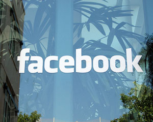 Care e "tinuta" ta pe Facebook?