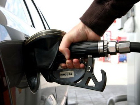 Cand va fi benzina 1 leu/litru?