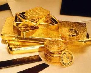 Aurul s-a umflat la un nou record: 1.816 de dolari uncia