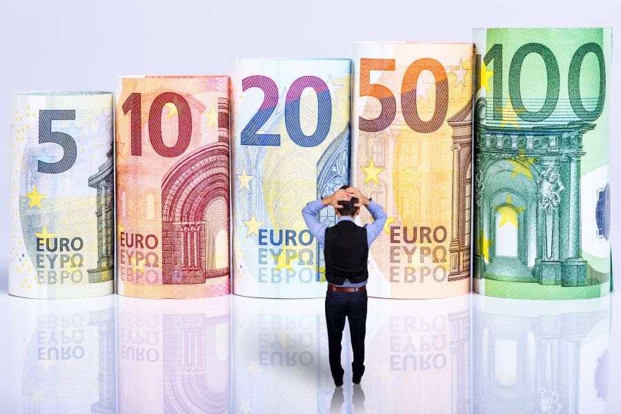 Analiza. Efectele pe termen scurt ale consolidarii fiscale - Inflatie peste 8% in august si economie incetinita