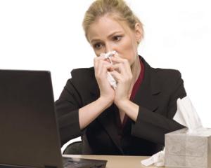 4 modalitati de a controla alergenii la serviciu