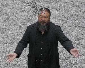Ai Weiwei, acuzat de bigamie