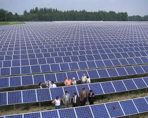 Parcul fotovoltaic din Mehedinti va incepe sa produca din 2013