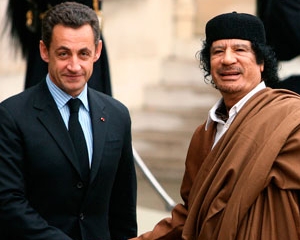 Sarkozy, prins intre afaceri si politica