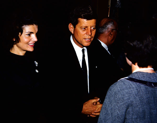Jacqueline Kennedy Onassis - povestea de viata a celei care a cucerit cei mai puternici barbati ai timpului sau