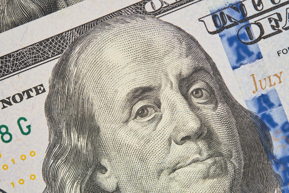 Dolarul american ramane moneda de rezerva a lumii, sau cel putin asta spera bancherii din SUA