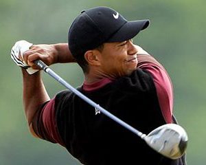 Tiger Woods isi pastreaza locul de cel mai bogat sportiv