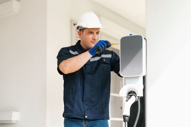 Infrastructura de incarcare electrica: pasi esentiali in instalarea statiilor de incarcare rapide