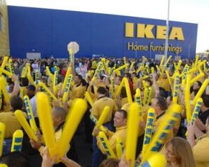IKEA isi prezinta scuzele pentru utilizarea detinutilor din inchisoarea comunista