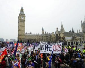 Britanicii protesteaza impotriva masurilor de austeritate
