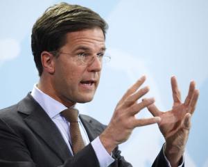 Premierul olandez a demisionat dupa ce a pierdut suportul extremei drepte