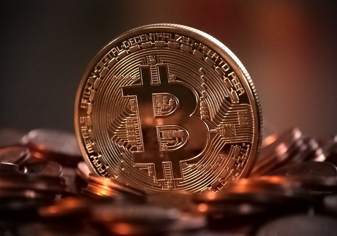 Bitcoin a depasit 110.000 de dolari: companiile globale adopta BTC ca activ de rezerva