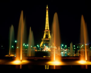 Turnul Eiffel, simbolul Orasului Luminii si al Indragostitilor