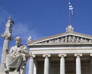 Criza din  Elada: Sfaturi pe care le-ar da Pitagora, Socrate sau Aristofan grecilor de azi