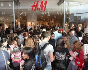 H&M deschide un nou magazin in Romania. Ce oras va duce reteaua la 24 de magazine