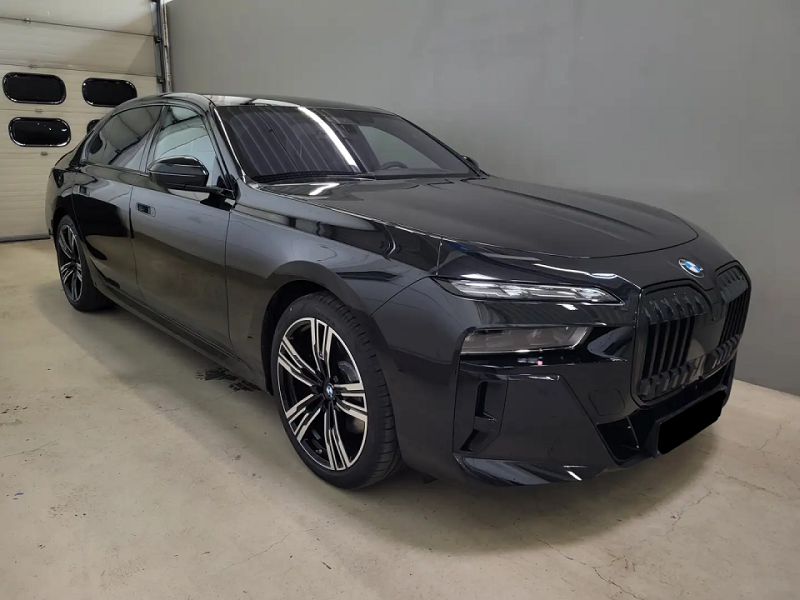 Noul BMW Seria 7: rivalizeaza cu Rolls Royce in materie de lux?