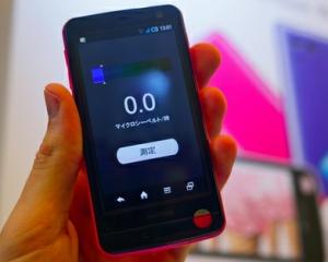 Operatorul telecom japonez Softbank lanseaza primul telefon din lume cu detector de radiatii