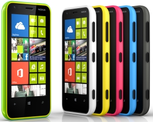 Nokia lanseaza noul Lumia 620