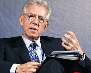 Criticile reformelor lui Monti taie din stralucirea premierului Italiei