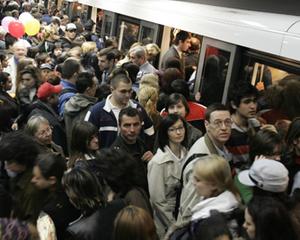De ce primesc incaltaminte gratuit calatorii metroului din Beijing