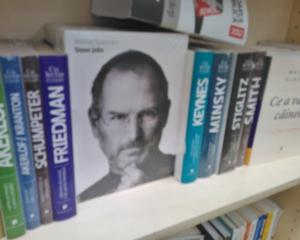 Biografia lui Steve Jobs, una dintre cartile de afaceri din finala premiilor Financial Times