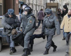 RUSIA: 150 de protestatari antiguvernamentali au fost retinuti la Moscova si Sankt Petersburg