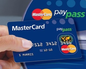 MasterCard ajuta persoanele care folosesc autobuzul sa-si scurteze timpul de calatorie, platind cu cardurile contactless