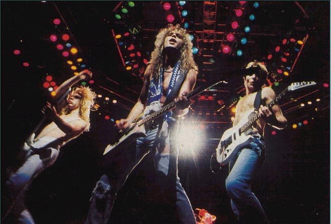 Def Leppard lanseaza primul sau album cu piese live