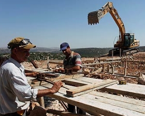 Israelul va angaja 2.000 de muncitori romani si bulgari in domeniul constructiilor