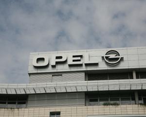 Opel reduce programul de lucru la doua uzine din Germania
