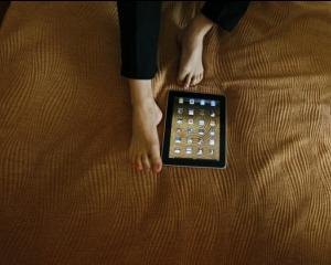 Puterea iPad-ului: Oamenii de afaceri care calatoresc s-ar sacrifica pentru el