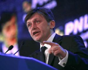 Crin Antonescu neaga faptul ca suspendarea lui T. Basescu a afectat economia
