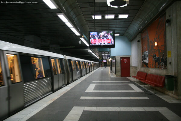Inca un incident grav la metrou:  O persoana a fost lovita de o garnitura la statia Aparatorii Patriei din Capitala